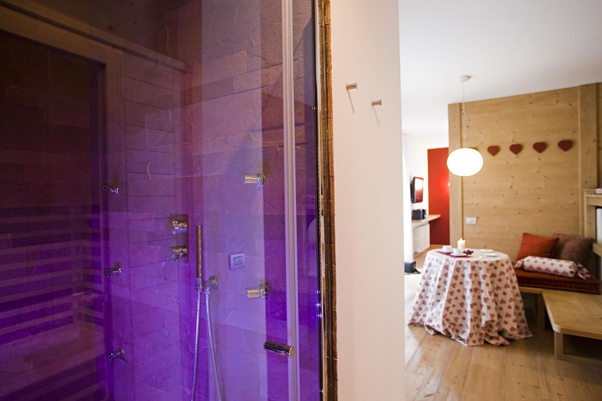 Villa Kofler Wonderland Resort Campitello di Fassa Zimmer foto